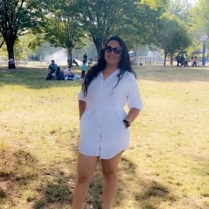 Meet your Posher, Yanilda